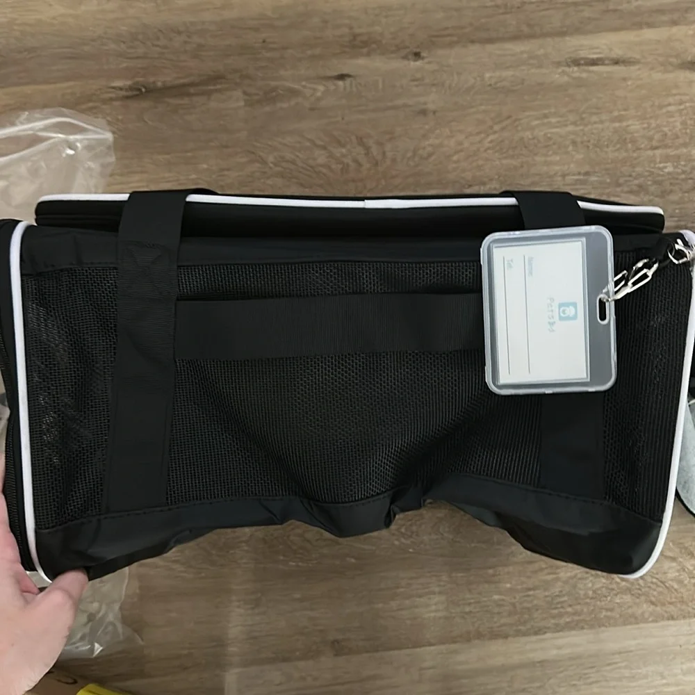 NWT super comfy small animal carrier - 17x9 in.